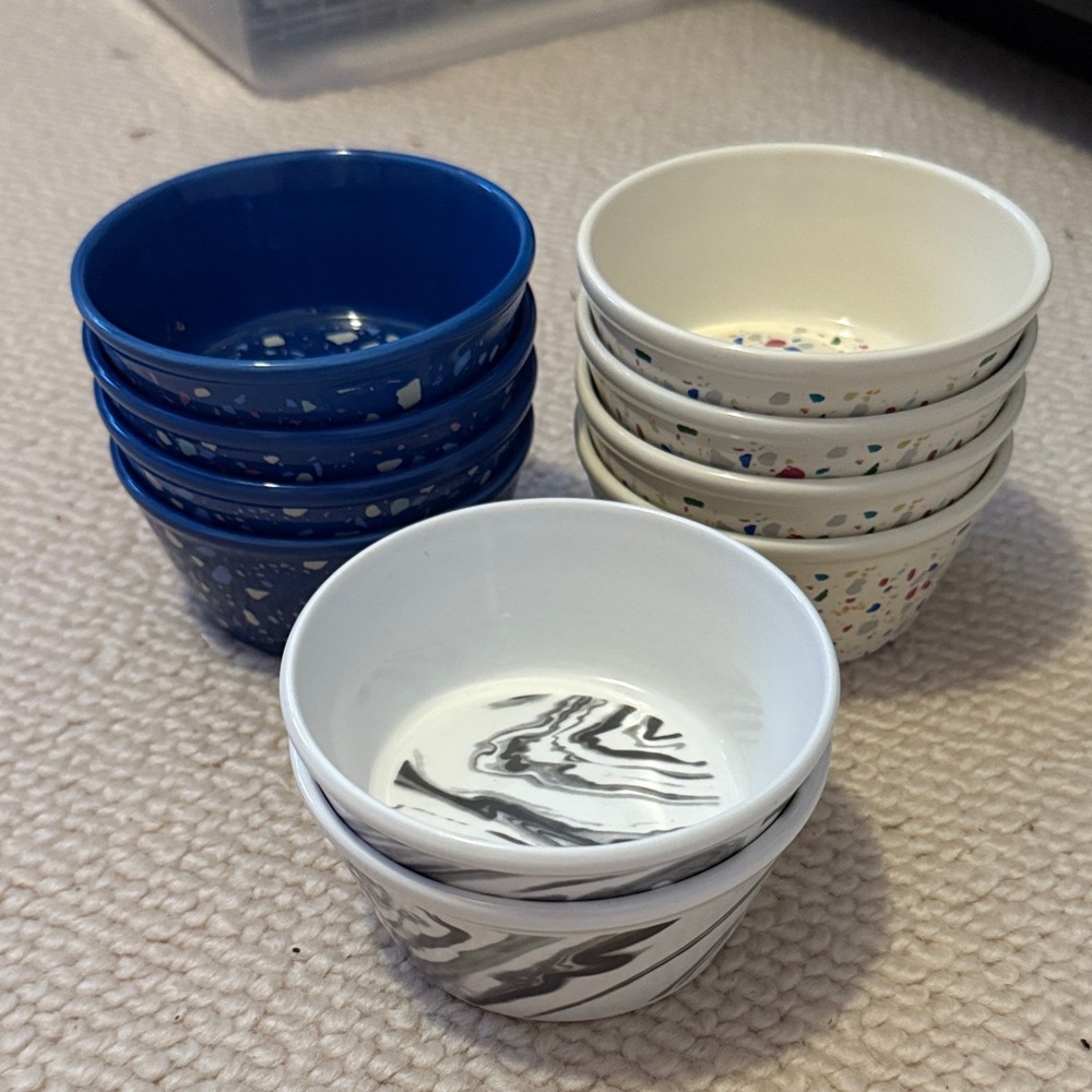 NWOT Cat (pet) food dishes, pack of 10
